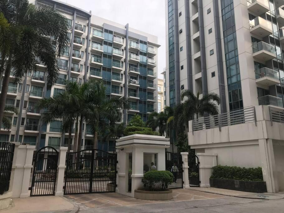 Lovely 2 Bed Room Condo Infront Of Naia Terminal 3 マニラ市 エクステリア 写真