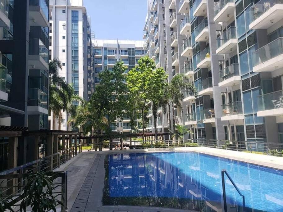 Lovely 2 Bed Room Condo Infront Of Naia Terminal 3 マニラ市 エクステリア 写真