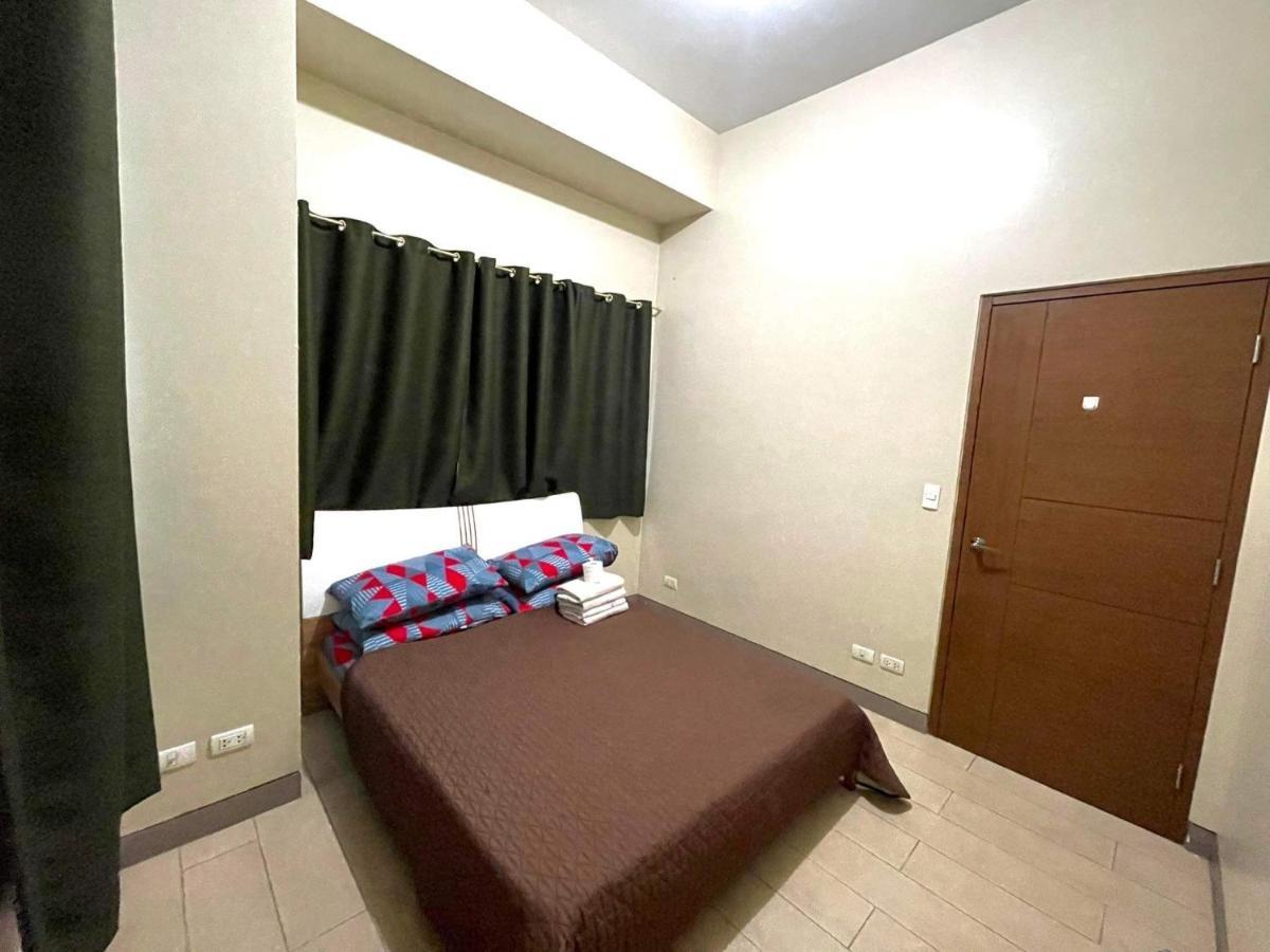 Lovely 2 Bed Room Condo Infront Of Naia Terminal 3 マニラ市 エクステリア 写真
